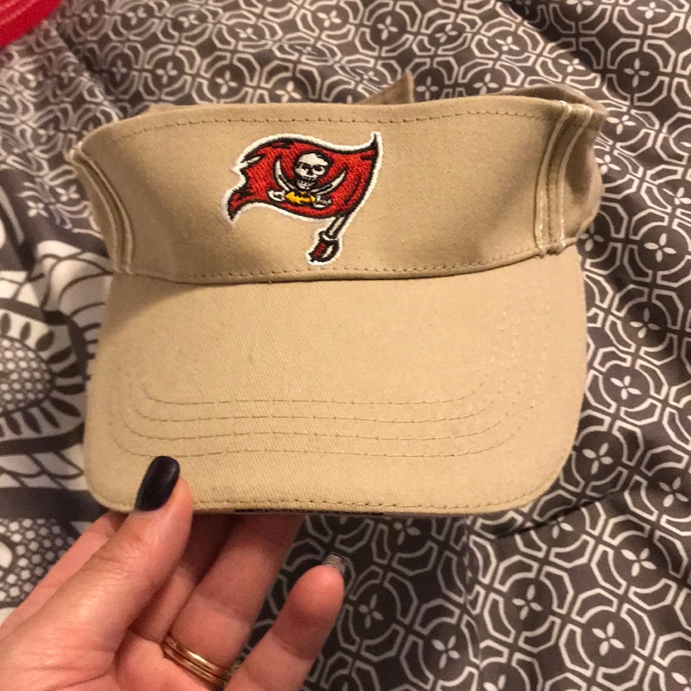 Bucs visor